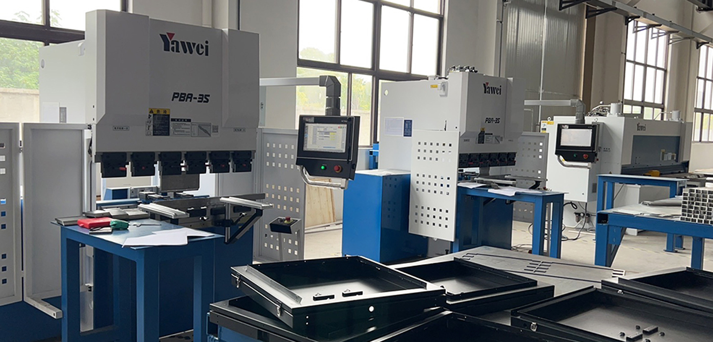 อุปกรณ์แผ่นโลหะ