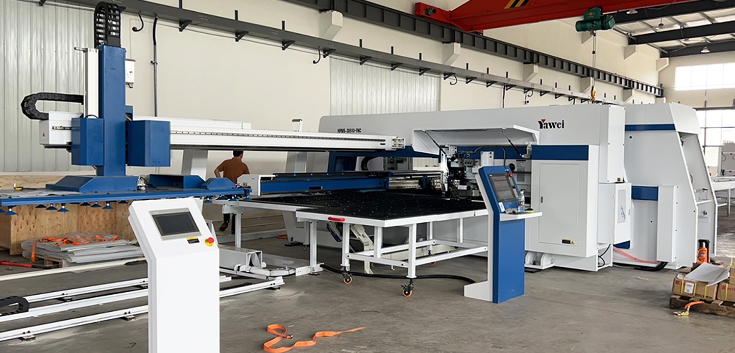 อุปกรณ์แผ่นโลหะ