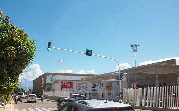 โครงการสัญญาณไฟจราจรโคลอมเบียจาก FAMA TRAFFIC