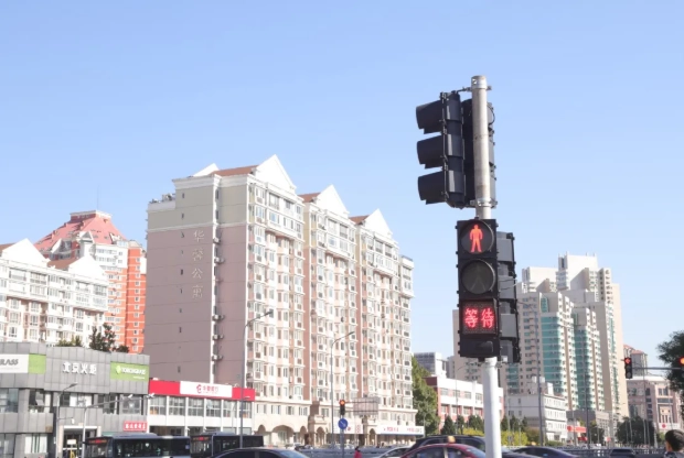 สัญญาณไฟจราจรสำหรับคนเดินถนนแบบมีเสียง FAMA พร้อมโครงพลาสติกขายได้กว่า 7,500 ยูนิตในเดือนพฤศจิกายน ติดตั้งใช้งานที่สี่แยกมากกว่า 1,000 แห่ง สัญญาณไฟจราจรสำหรับคนเดินถนนแบบมีเสียง FAMA พร้อมโครงพลาสติกขายได้กว่า 7,500 ยูนิตในเดือนพฤศจิกายน ติดตั้งใช้งานที่สี่แยกมากกว่า 1,000 แห่ง