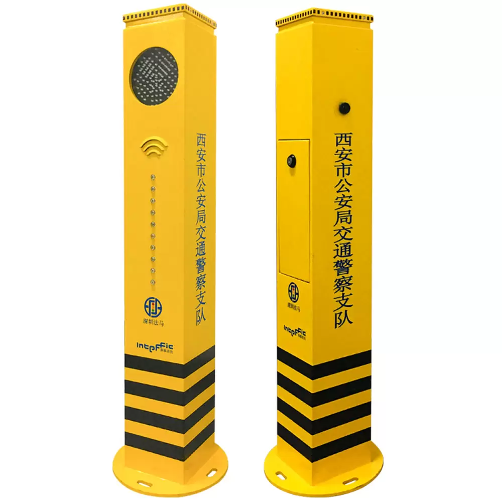 เสาไฟถนนในเมือง